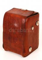 Voigtländer Brillant típusú fényképezőgép bőr tokkal. Jó állapotban /
Voigtländer camera with leathe...