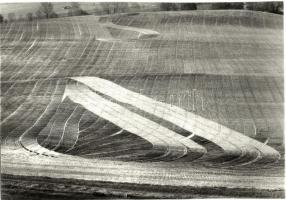 cca 1970 Zsigri Oszkár: Szántóföld, , aláírt vintage fotóművészeti alkotás, 18x24 cm