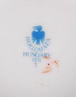 Hollóházi Szász Endre által tervezett porcelán váza, matricás, hibátlan, jelzett, m: 20 cm