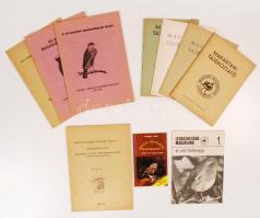10 db madártani, madárvédelmi kiadvány (Hogyan figyeljünk madarakat?; Madártani tájékoztató 4 db; Legkedvesebb madaraink 1. A vörösbegy; 3 db (V., VII. és VIII.) bakonyi madárvédelmi ankét füzet; Bakonyi Természettudományi Múzeum Odútelepeink lakói). Kiadói papírkötés, jó állapotban.