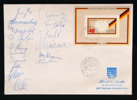 1974 A labdarúgó világbajnokságon győztes NSZK futballcsapatának aláírása borítékon