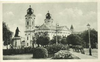 Debrecen, Református Nagytemplom, Csokonai szobor