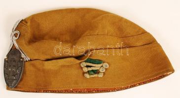 cca 1940 Levente sapka, sapkajelvénnyel. / Hungarian paramilitary youth organisation hat