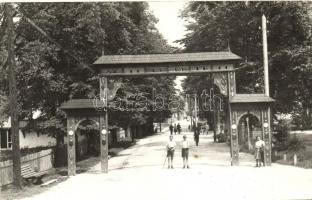 1941 Borszék, Székely kapu, cserkészek / Székely gate, scouts