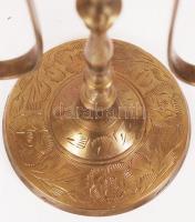 Háromágú réz modern gyertyatartó, díszített talpal és szárakkal, jó állapotban, m:24 cm, h:18 cm