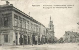 Komárom, Nádor utca, Szentháromság szobor, Pollák Lajos üzlete / street, statue, shop (EK)