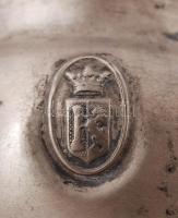 Családi címeres ezüst (Ag.) kiöntő, horpadt, jelzett, mesterjeggyel (MG), m:5 cm, nettó:57 g