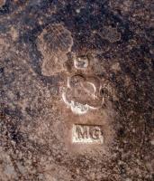 Családi címeres ezüst (Ag.) kiöntő, horpadt, jelzett, mesterjeggyel (MG), m:5 cm, nettó:57 g