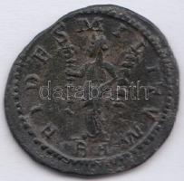 Roman Empire / Lyon / Tacitus 276. Antoninianus Billon "IMP CL TACITVS AVG / FIDES MILITVM - BA" (2.9g) C:VF RIC 27.