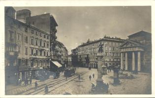 Trieste, Piazza della Borsa / square, monument, shops, tram