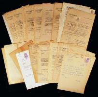 42 db irat illetékbélyegekkel