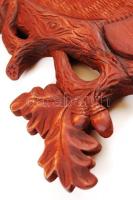 Szépen faragott fa trófeatartó, 30x56 cm