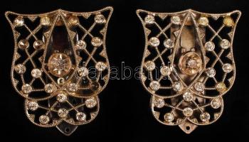 Bizsu tétel, benne fülklipsz, kitűző, gyűrű, gomb, összesen 3 db