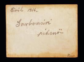 1916 Gépkocsizó katonai alakulat pihenője dél-tiroli városban, fotólap, hátoldalon feliratozva, 9×12...