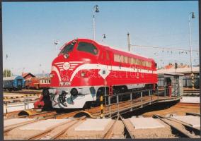 12 db MODERN használatlan motívumlap; főként magyar vonatok / 12 modern unused motive cards; mostly ...