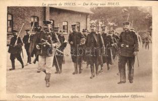 WWI French soldiers putting their swords (Rb)