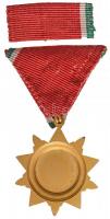 1970. "Felszabadulási Jubileumi Emlékérem" aranyozott Br csillag zománcozott medalionnal m...