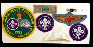 Cserkész tétel, benne cserkész igazolvány, Cserkészrendőr c. újság. 5 db felvarró, 7 db Jugoszláv cs...