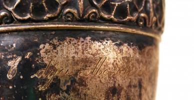 Ezüstözött alpakka váza, "DBGH díja Mezőberény 1926" felirattal, horpadt, üveg betéttel, m...