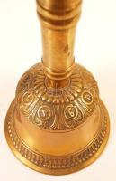 Antik hatású réz csengő díszítőmotívumokkal, m: 20 cm