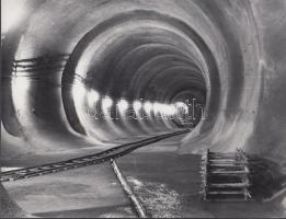 cca 1960-1965 Metró alagút építése Budapest alatt, 6 db riportfotó, 18x24 cm