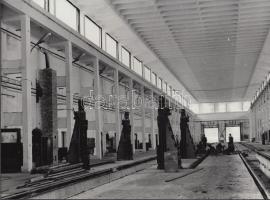 cca 1967-1974 Épül a Metró Fehér úti járműtelepe és üzemcsarnoka, a háttérben az ügető pálya, 7 db f...