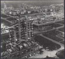 cca 1975 Százhalombatta, olajfinomító, 18x20 cm