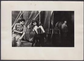 cca 1960 Markó Ödön (1920-1984): Számonkérés, feliratozott vintage fotóművészeti alkotás, publikálva a Fotó újságban, képméret 8x13 cm, papírméret 13x18 cm