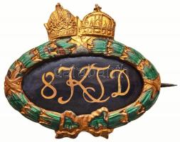 Osztrák-Magyar Monarchia ~1915. "8. Lovas Hadosztály" aranyozott, zománcozott fém sapkajelvény (26x30mm) T:2 (kis zománchiány) Austro-Hungarian Monarchy ~1915. "8th Cavalry Division" gilt, enamelled metal cap badge (26x30mm) C:XF (small enamel error)