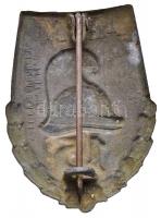 Osztrák-Magyar Monarchia ~1916. "15. Dragonyos Ezred" cink sapkajelvény hátoldalon "A...