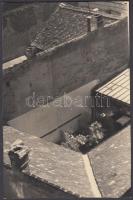 1935 Halm Gusztáv (Budapest): Kerti kisvendéglő, jelzetlen vintage fotó a szerző hagyatékából, 11x17 cm