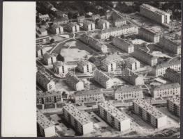 1964 Járai Rudolf (1913-1993): Légifotó Veszprémről, az egyetem mellett felépült lakónegyedről, 9x10 cm