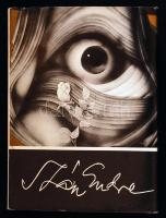 Sikota Győző: Szász Endre porcelánképei. Bp., é. n., Kossuth Nyomda. Minikönyv, készült 1500 példányban, 47 db színes táblával magyar, angol, német nyelven. Bársonykötésben, papír védőborítóval, jó állapotban.