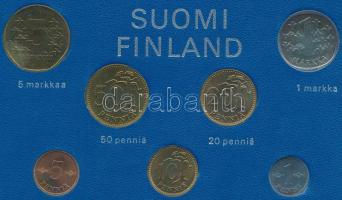 Finnország 1974. 1p-5M 7klf darab szettben, eredeti plasztiktokban T:UNC  Finland 1974. 1 penni - 5 Markkaa 7 different coins in set in original plastic case C:UNC