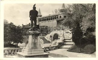 Budapest I. Halászbástya, Hunyadi szobor