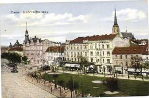 Plzen, Pilsen; Radeckého sady / tram, shops