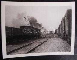 1945 7 db fotó a lerombolt Budapestről. Tiszavölgyi József jelzett felvételei (a körtéri fotó nem je...