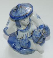 Kézzel festett sorszámozott jelzés nélküli porcelán kínai halász figura / Handpainted numbered china...