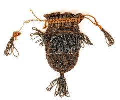 Régi díszes szütyő, kisebb szakadásokkal, h:40 cm