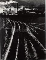 cca 1970 Gebhardt György (1910-1993): Ipartelep, a szerző által feliratozva, vintage fotóművészeti alkotás, 24x18 cm