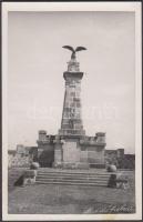 cca 1940 Gál fényképész (Tusnád): Madéfalva, emlékmű, 14x9 cm