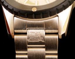 Vadonatúj, bontatlan Caterpillar férfi Quartz óra eredeti dobozában, leírással. Fém és bőr szíjjal, ...