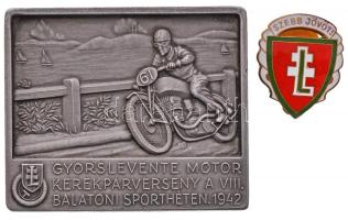 1942. "Gyorslevente motorkerékpárverseny a VIII. Balatoni Sporthéten" Al plakett. Szign.:PETRO (49x58mm) + ~1940. "Szebb jövőt!" zománcozott Br gomblyukjelvény T:2