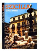 Révész Tamás: Szicília. Bp., 1987, Képzőművészeti Kiadó. Kartonált papírkötésben, jó állapotban.