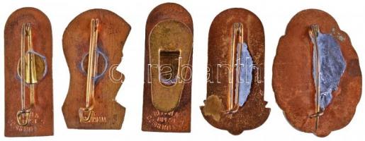 1934. "N.I.T.K. Budapest 1934" aranyozott, zománcozott fém jelvény. Szign.:BERÁN N. + 1934...