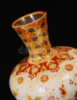 Zsolnay kis váza, kézzel festett, jelzett,   hibátlan, kis kopásokkal formaszám: 3954, m:7,5 cm