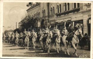 1940 Dés, bevonulás, Josif Fülöp üzlete, gyógyszertár / entry of the Hungarian troops, shop, pharmacy (fl)