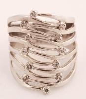 Fehérarany (Au) 18 K gyűrű apró kövekkel díszítve, jelzett, méret: 56, br: 5,9 g / Gold ring, size: 56, br: 5,9 g