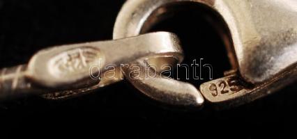 Ezüst (Ag) nyaklánc kagyló mozaik medállal, 4,6 g /
Silver necklace with shell pendant, 4,6 g