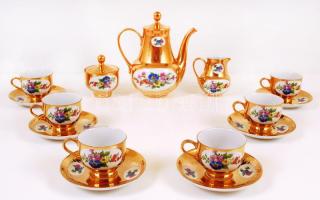 Henneberg porcelán aranyszínű virágmintás 6 személyes teáskészlet, jelzett